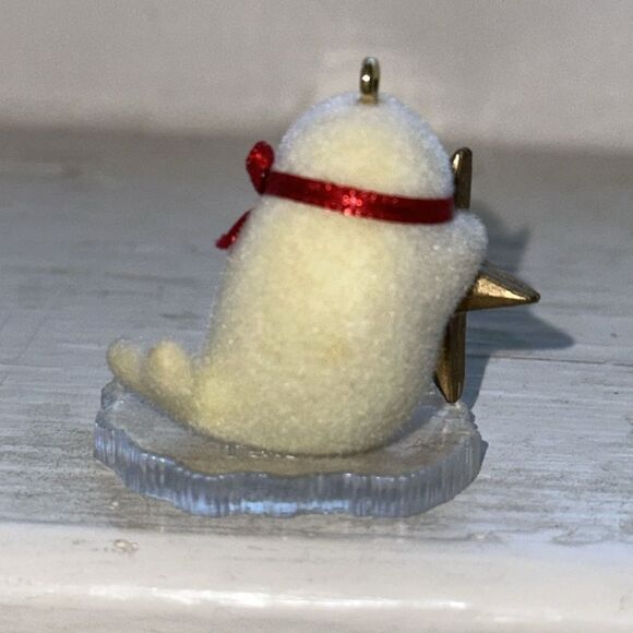 New in box vintage 1990 Hallmark miniature Little Seal Keepsake Ornament - Picture 5 of 5
